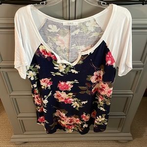 Short sleeve blouse. 3X